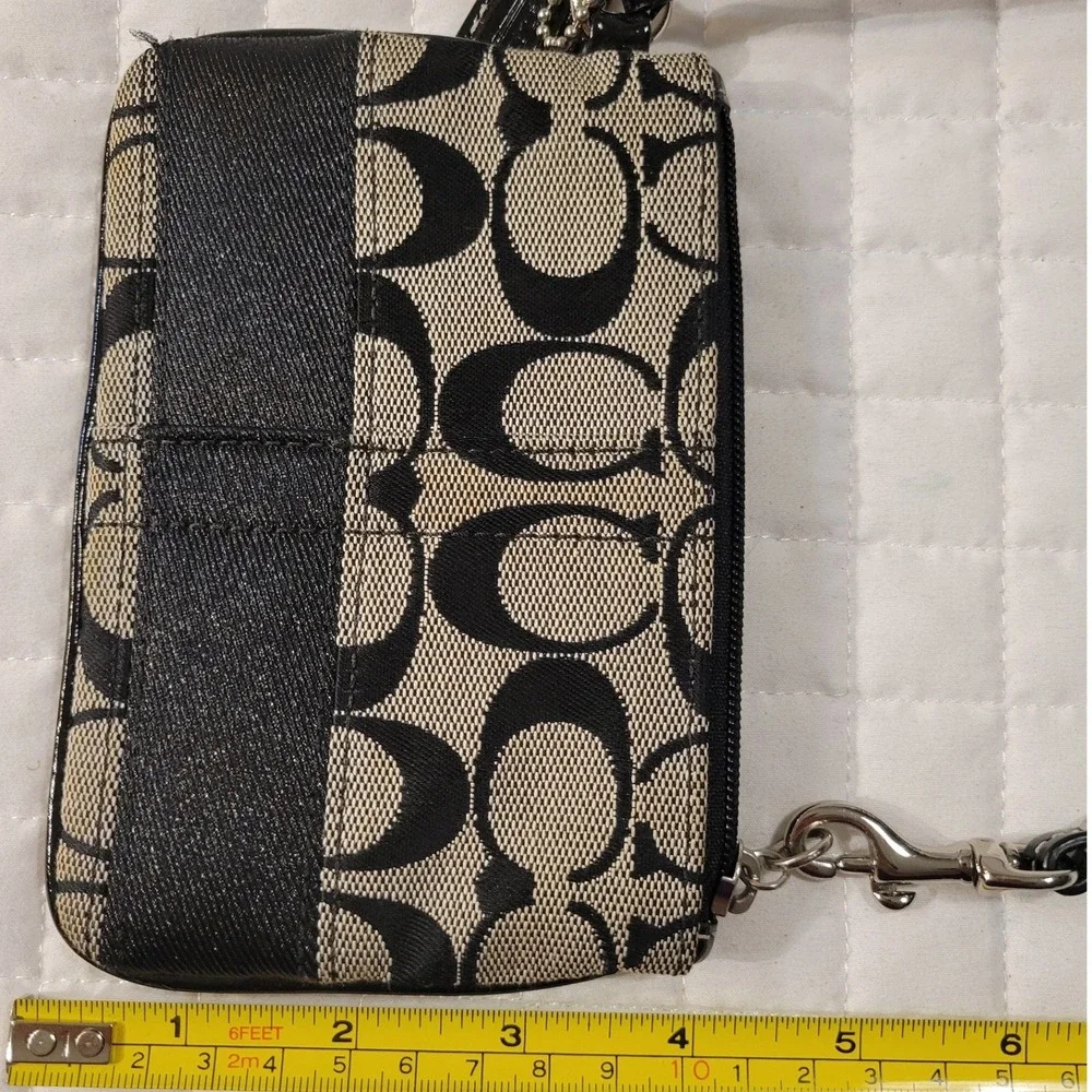 VTG Coach Signature C Jacquard Wristlet Black Vegan Leather Trim Shimmer Stripe